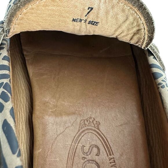 Tod\'s Men’s Beige and Grey Printed Leather Bow Loafers Size 7 main image 8